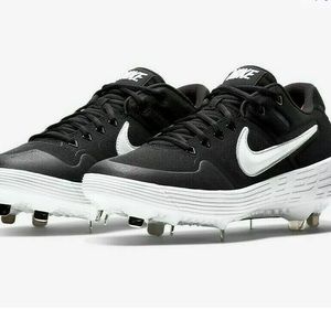 - - New  NIKE Alpha Huarache Elite 2 Men's Size 7.5